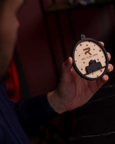 Red Flag Crew karácsonyi dísz