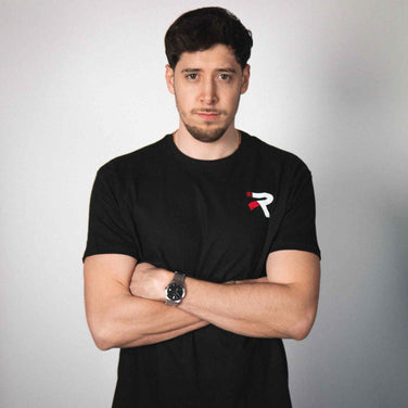 RACE WEEK MODE póló with race weekend design, perfect for motorsport enthusiasts.